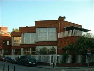 Quel est le nom de cette école ?