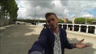 Qui est ce youtubeur français ?