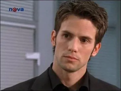 Ce jeune homme s'appelle...