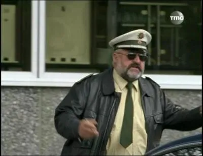 Quel est le nom de ce policier ?