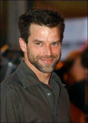 Comment cet homme s'appelle-t-il ?