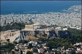 Un beau pays, célèbre pour ses monuments très anciens, la Grèce ! 
Mais quelle est sa capitale ?