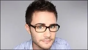 Il a un corps assez etrange, c'est ...