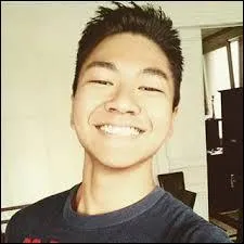 Il est le plus petit de la fratrie, c'est ...