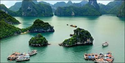 Baie d'Ha Long (Vietnam) : combien y a-t-il d'îles, dit-il ?