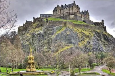 Ces châteaux ne sont pas tous en T, ni mythiques d'ailleurs : où donc ?