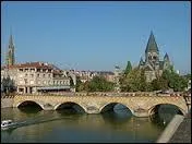 Comment se nomme cette ville ?