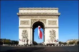 ''L'Arc de Triomphe est ranimé''
Combien d'avenues débouchent sur l'Arc de Triomphe ?