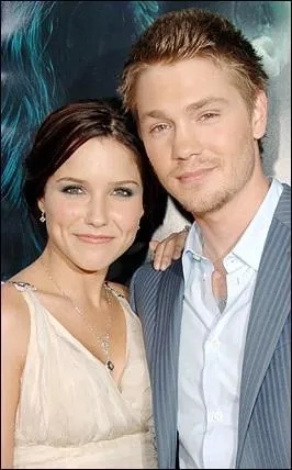 Après 2 ans de romance, elle décide d'épouser son partenaire d'écran, Chad Michael Murray. Combien de temps a duré leur mariage ?