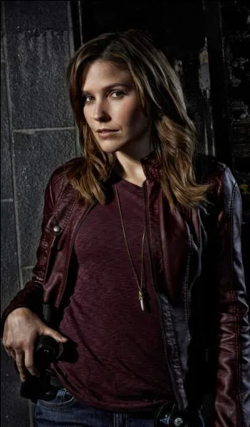 Depuis le 8 janvier 2014, elle partage l'affiche de la série télévisée « Chicago Police » avec Jason Beghe et Jesse Lee Soffer. Quel est son rôle ?