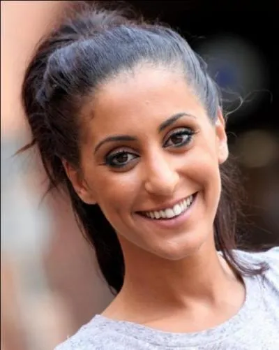 Dans « Secret Story 8 », elle avait craqué sur Stéfan, sans succès... Elle est célibataire depuis 1150 jours. Comment s'appelle-t-elle ?