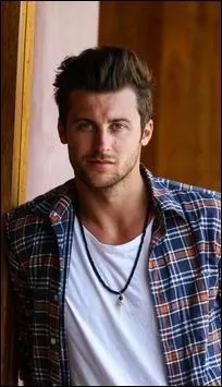 Candidat de « Dilemme », il est instable en amour. Il est célibataire depuis 180 jours. Comment se nomme-t-il ?