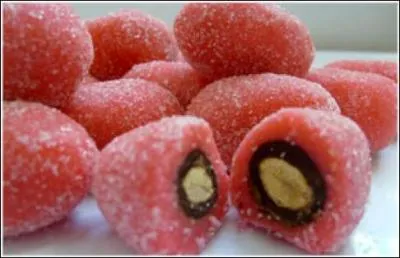 "L'albâtre" est utilisé en sculpture. Il en existe deux formes.