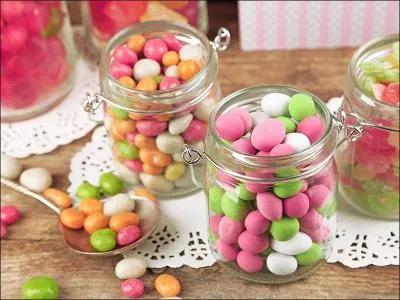 La noisette, fruit sec à une seule graine et qui ne s'ouvre pas à maturité, est une "alêne".