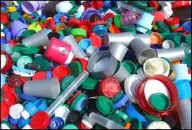 Comment est le plastique d'après le titre d'une chanson d'Elmer Food Beat ?