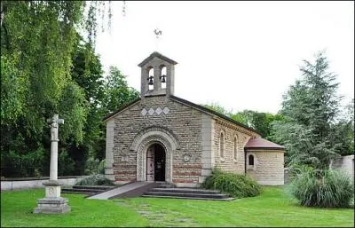 Léonard Foujita, artiste complet (peintre, graveur, cinéaste, céramiste, etc.) français d'origine japonaise, repose dans la chapelle Notre-Dame-de-la-Paix qu'il a conçue et peinte à la fin de sa vie. À quelle ville de la Marne, la Chapelle Foujita est-elle remise le 18 octobre 1966 ?
