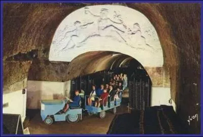 La canicule approche ! Pour échapper à la chaleur, prévoyez de faire un séjour dans les caves de la capitale du champagne. Dans quelle ville marnaise irez-vous pour parcourir les 100 kilomètres de caves ?