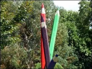 Voilà que commencent les difficultés. Risquons-nous de nous ------ en poursuivant ce sujet chaud ? !