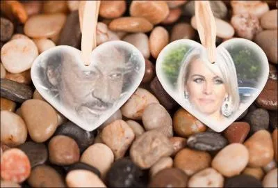 Johnny Hallyday se sera marié de nombreuses fois, mais quelle semble être la bonne femme depuis 1996 ?