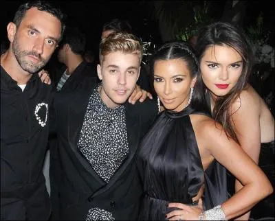 Avec quelle sur de la famille Kardashian-Jenner Justin a-t-il fait une séance de photos pour Vogue ?