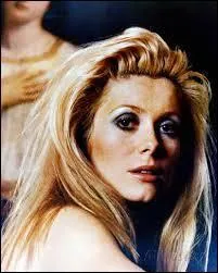 Quelle actrice est à l'affiche du film "Belle de jour", sorti en 1967 ?
