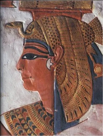 C'est l'une des personnes les plus litigieuses, reine d'Égypte de la première dynastie, elle aurait été à la fois une demi-sur et compagne du roi, une régente, éventuellement, le cinquième "roi" de la dynastie. Qui est-elle ?