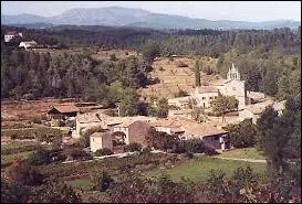 Le village Ardéchois de Saint-Genest-de-Beauzon se situe en région ...