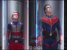 Quelle phrase Kid Danger et Captain Man doivent-ils dire pour monter dans leurs tubes ?