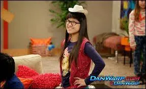 Dans l'épisode des « Tags Toutou », comment s'appelle la cousine d'Oliver ?