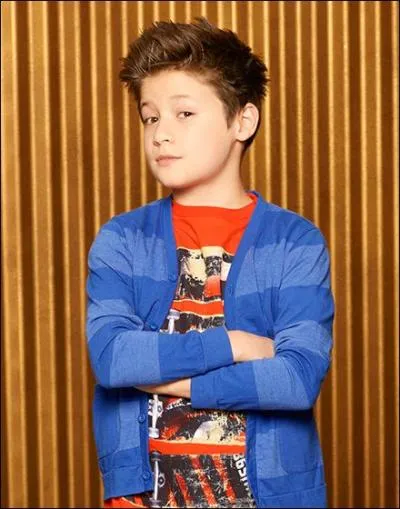 Laquelle de ces filles a un petit frère nommé Flynn ?