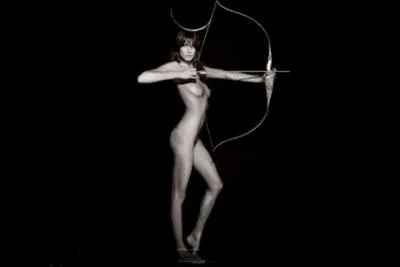 Vierge farouche et sur d'Apollon, déesse des jeunes filles, grande chasseresse. Qui est-elle ?