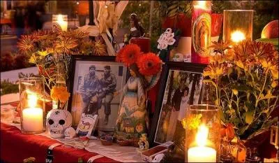 Sur l'autel nous pouvons voir la photo du défunt. Comment dit-on cela en espagnol ?