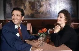 ''Édith et Marcel'' retrace l'histoire d'amour entre le boxeur Marcel Cerdan et la chanteuse Édith Piaf qu'il allait retrouver quand son avion s'est écrasé. Sachant que Marcel partait de Paris et qu'Édith était à New York, où a-t-il trouvé la mort ?