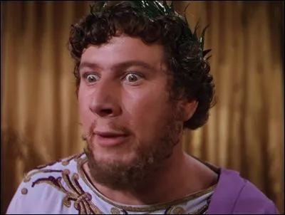 C'est du lourd ! Empereur en 54, histrion raté très dangereux, il empoisonna son frère, il réussit à butter sa mère, il décapita sa première épouse pour en offrir la tête à la seconde qu'il tuera à coups de tatanes alors qu'elle était enceinte. Débauché, il avait pour habitude d'épouser ses beaux affranchis : qui est-il ?