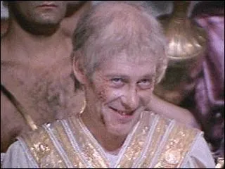 Empereur en 14, il se retira à la fin de son règne dans son immense villa à Capri pour vivre pleinement sa passion, le viol de petits garçons : qui est ce pervers ?