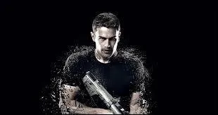 Qui part avec Tobias lorsqu'ils arrivent dans la ville ?