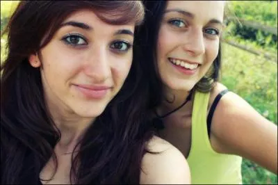 Wendy et Sonia sont deux très bonnes amies.