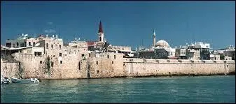 La prise d'un port de Méditerranée sonna le glas de la présence chrétienne en Terre sainte. Lequel ?