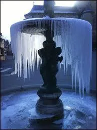 Il ne faut pas dire "Fontaine je ne boirai pas de ton eau", signifie :