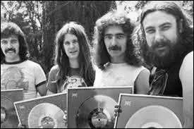 Formé à la fin des années 60, ce mythique groupe de hard rock britannique est le précurseur du style nommé "heavy metal". Comment se nomme-t-il ?