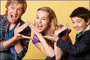 Laquelle de ces filles est la plus intelligente de sa classe ?