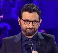 Je m'appelle Cyril et j'anime "Touche pas à mon poste ! ".
Qui suis-je ?