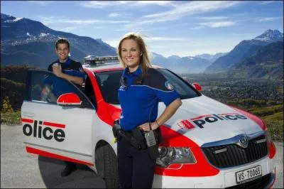 Ca donne envie de se faire passer les menottes, non ? Le paysage devrait vous épargner tout effort de concentration !