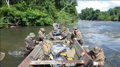 Ne vous fiez pas aux apparences, car ici aussi le drapeau porte trois couleurs !