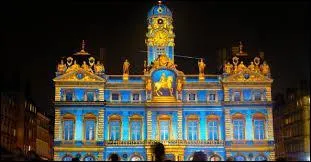 Dans quelle ville de France peut-on voir ce bâtiment ?