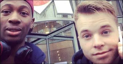 Qui est ce gars à côté de Ma2x ?