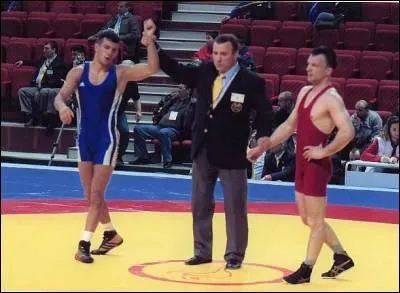 Quelle tenue correspond à la vraie lutte ?