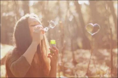 J'ai récemment créé plusieurs quiz ayant pour thème l'amour, la peur, la tristesse...
Comment s'appelle la série ?
Indice : "Foule... "