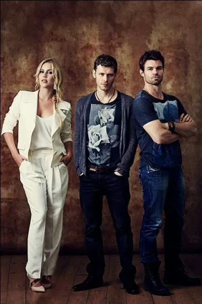 Julie Plec, la créatrice de la série « Vampire Diaries », lui donne la chance d'avoir sa propre série aux côtés de Joseph Morgan et Daniel Gillies. Toutefois, elle décide de quitter la série au bout de quelques épisodes, mais la production décide qu'elle pourrait revenir en tant que guest-star. Quel est le nom de cette série ?