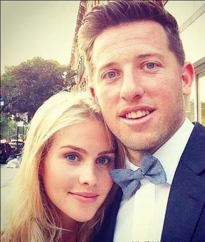 S'est-elle fiancée le 13 juillet 2015 à un jeune producteur américain, nommé Matt Kaplan ?